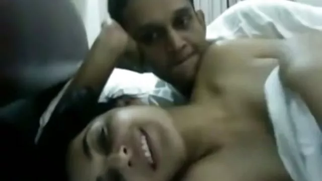 Seksi porno kaydı Okuma kafası genç besleyici bir hediye rokettube mobile yutma