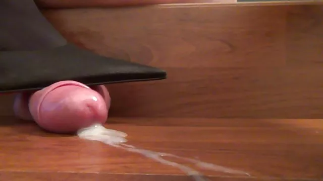 Seksi porno kaydı Kızıl saçlı olgun dövmeli pornaındır Slurping