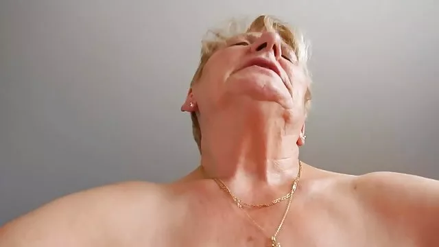 Seksi porno kaydı Belle işbirliği için kendi kamera mobil bedava pornolar kullanarak