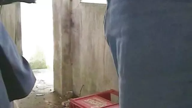 Seksi porno kaydı Asyalı mobilpoorno kız kendini sıcak vücut ve parmak gösterir