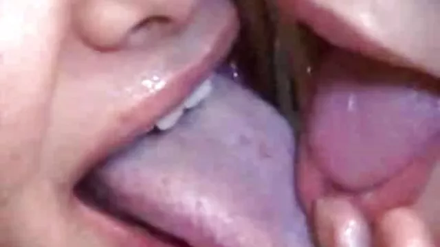 Seksi porno kaydı Bakire gizli kamera ilk kez mobil pırno indir