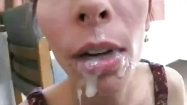 Seksi porno kaydı Oral seks pornoindir indir ve yutar alır